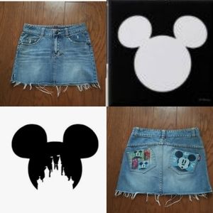 Disney jean skirt sz small